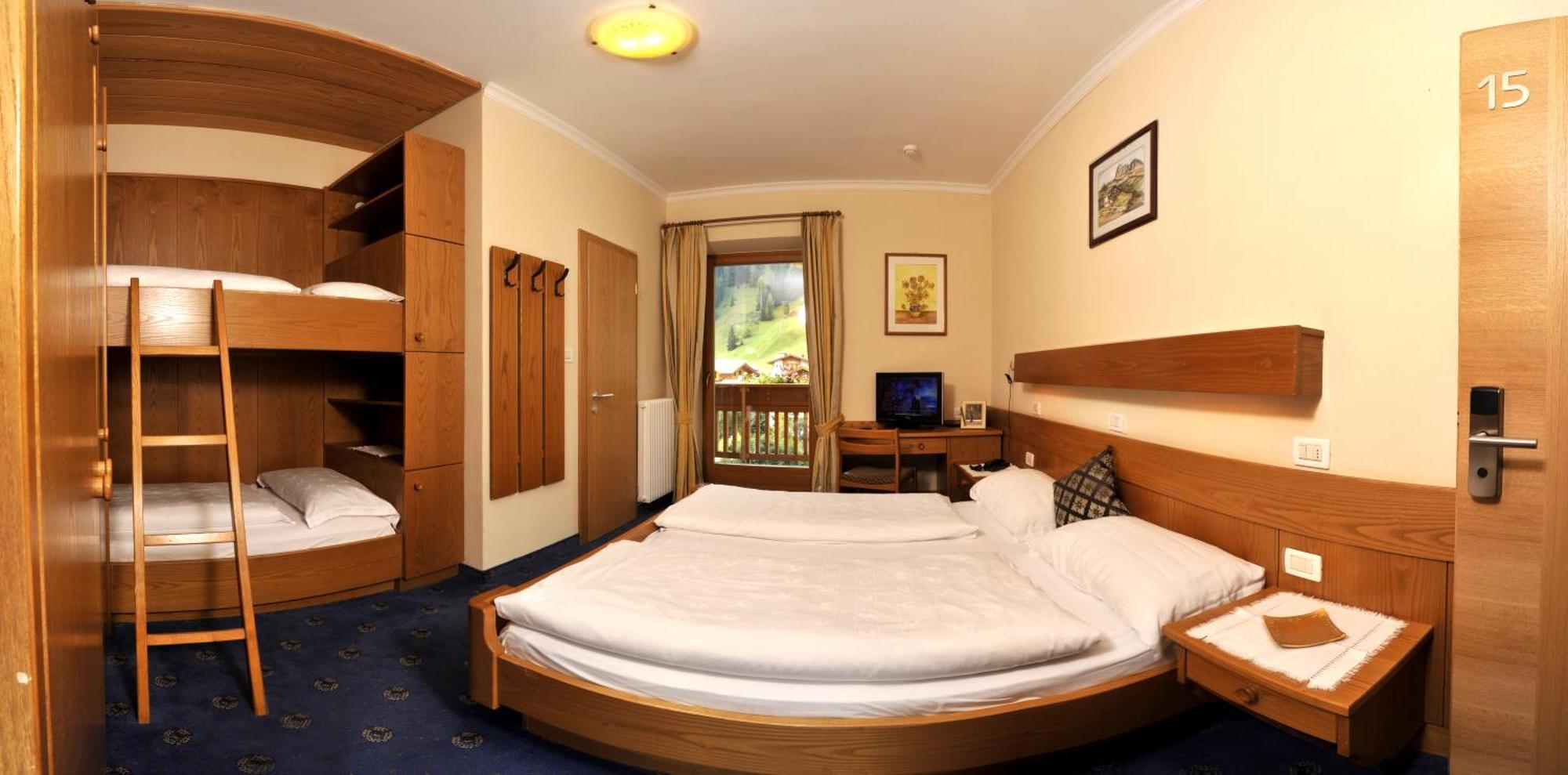 Hotel Europa Dolomites Selva di Val Gardena Bagian luar foto