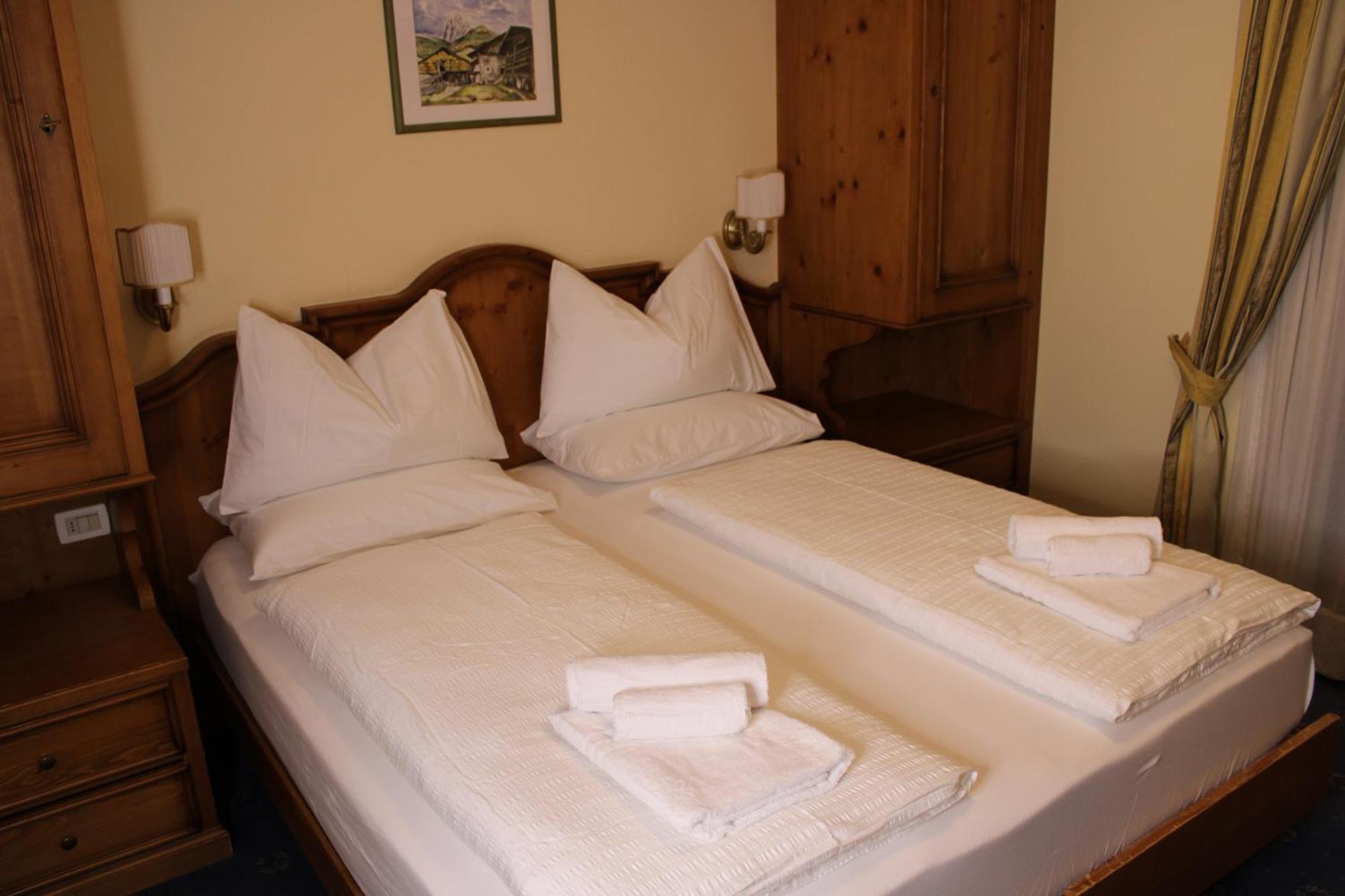 Hotel Europa Dolomites Selva di Val Gardena Bagian luar foto